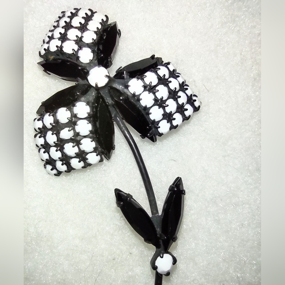 Milk Glass Black & White Rhinestone Flower Brooch - Picture 5 of 7